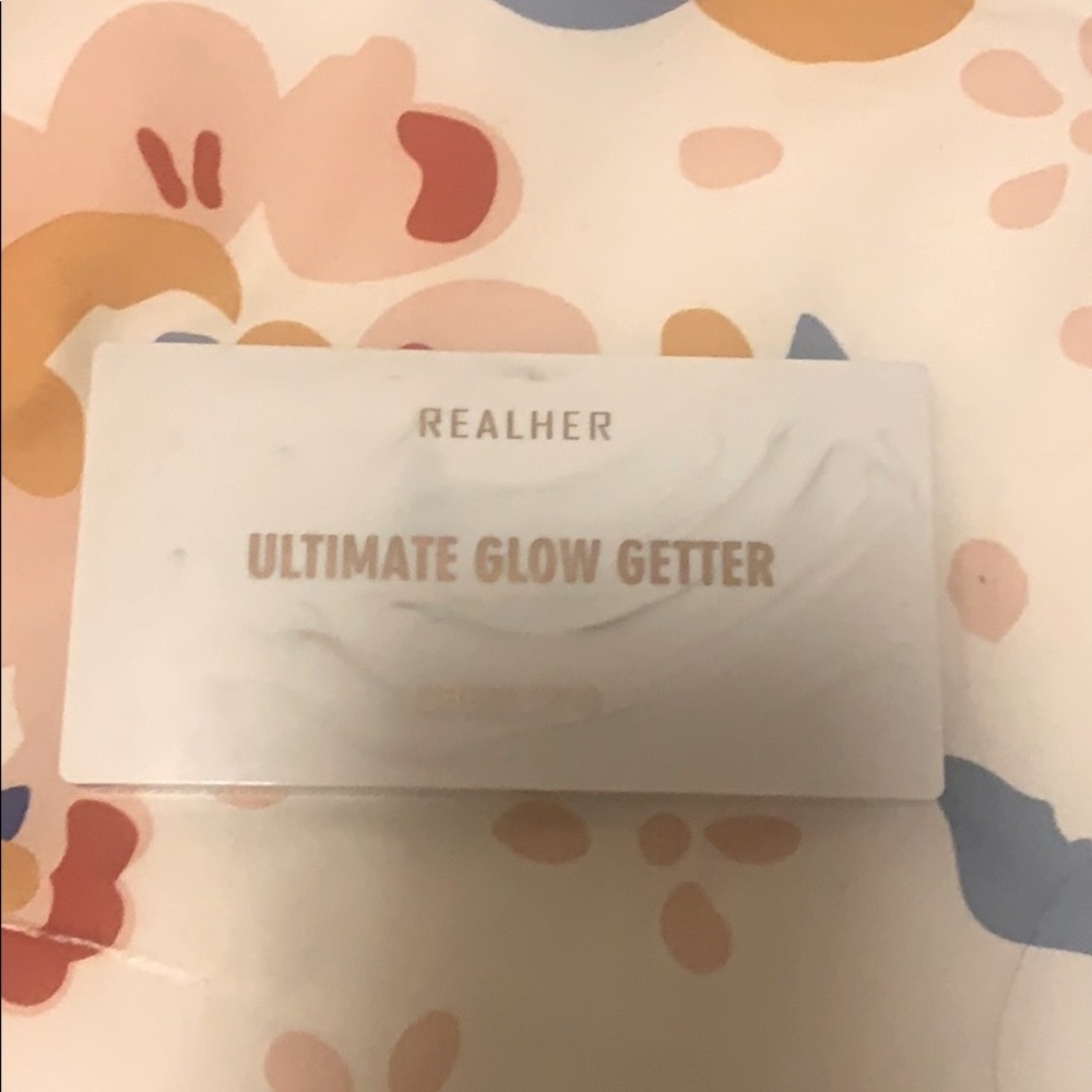 This is a REALHER ULTIMATE GLOW GETTER cheek trio